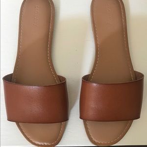 Old navy slip on sandals